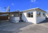 For rent, Renovated 4 beds 2 baths house with 3 car parks, Additional self-contained 1 bed 1 bath at the rear , Available Now, 130B Mount Wellington Highway, Mount Wellington, Auckland