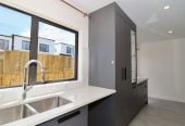 For rent, No Pet, No smoker., We welcome new immigrants and families on WINZ benefits, 3 bed 2.5 baths townhouse with car park, Available from 10th June, Mount Wellington, Auckland