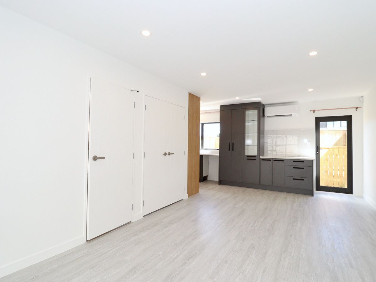 For rent, No Pet, No smoker., We welcome new immigrants and families on WINZ benefits, 3 bed 2.5 baths townhouse with car park, Available from 10th June, Mount Wellington, Auckland