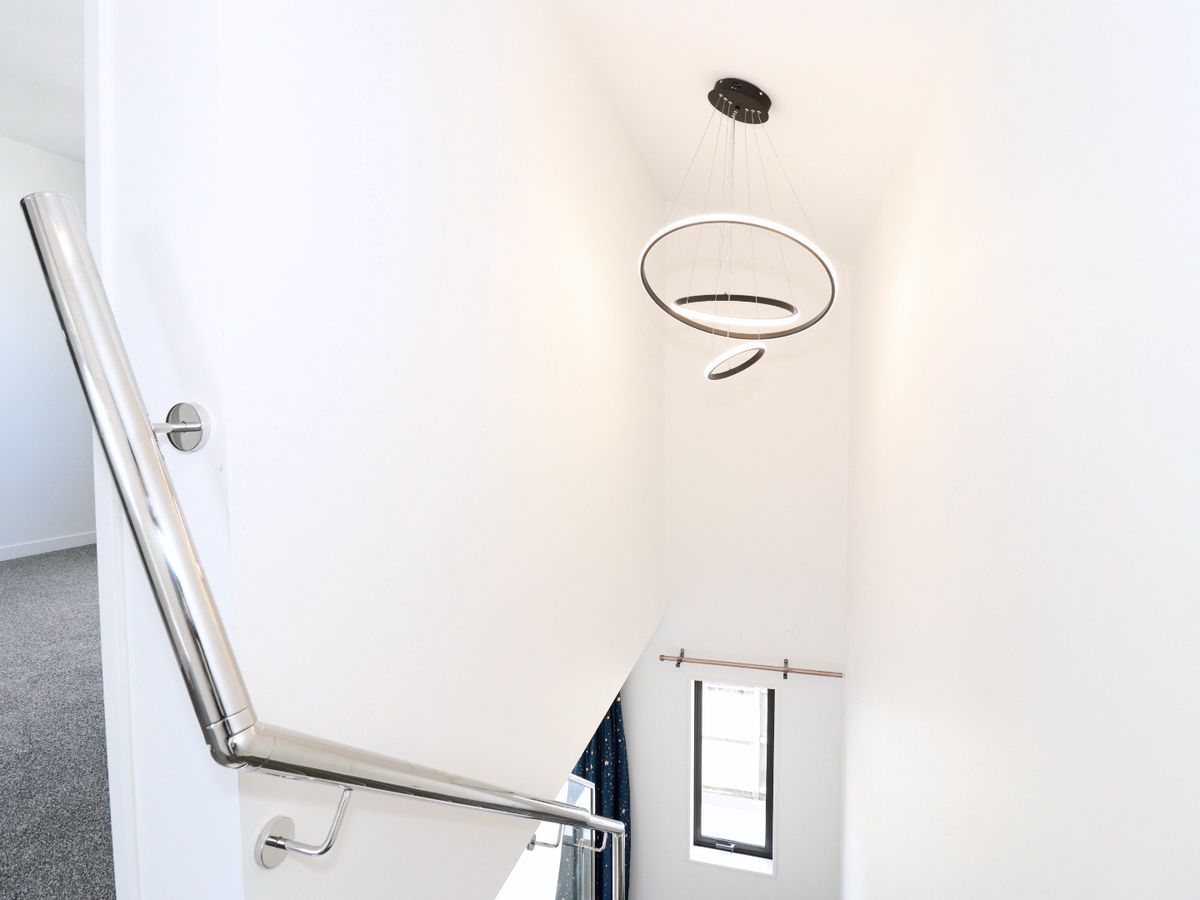 For rent, No Pet, No smoker., We welcome new immigrants and families on WINZ benefits, 3 bed 2.5 baths townhouse with car park, Available from 10th June, Mount Wellington, Auckland