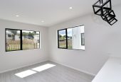 For rent, No pets, no smokers, 4 beds 3 baths townhouse with car park, Available on Fri 5th Jun, West Harbour, Auckland