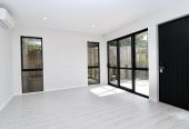 For rent, No pets, no smokers, 4 beds 3 baths townhouse with car park, Available on Fri 5th Jun, West Harbour, Auckland
