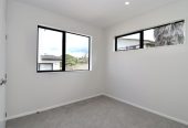 For rent, No pets, no smokers, 4 beds 3 baths townhouse with car park, Available on Fri 5th Jun, West Harbour, Auckland