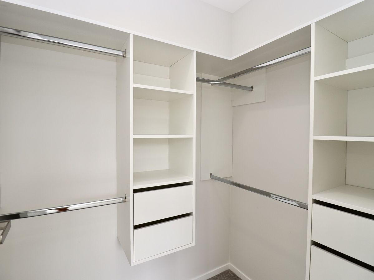 For rent, No pets, no smokers, 4 beds 3 baths townhouse with car park, Available on Fri 5th Jun, West Harbour, Auckland