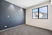For rent, 4 beds 3 baths house with double garage, Available Now, 4B The Parade, Bucklands Beach, Auckland