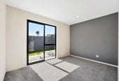 For rent, 4 beds 3 baths house with double garage, Available Now, 4B The Parade, Bucklands Beach, Auckland