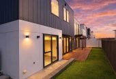 For rent, 4 beds 3 baths house with double garage, Available Now, 4B The Parade, Bucklands Beach, Auckland