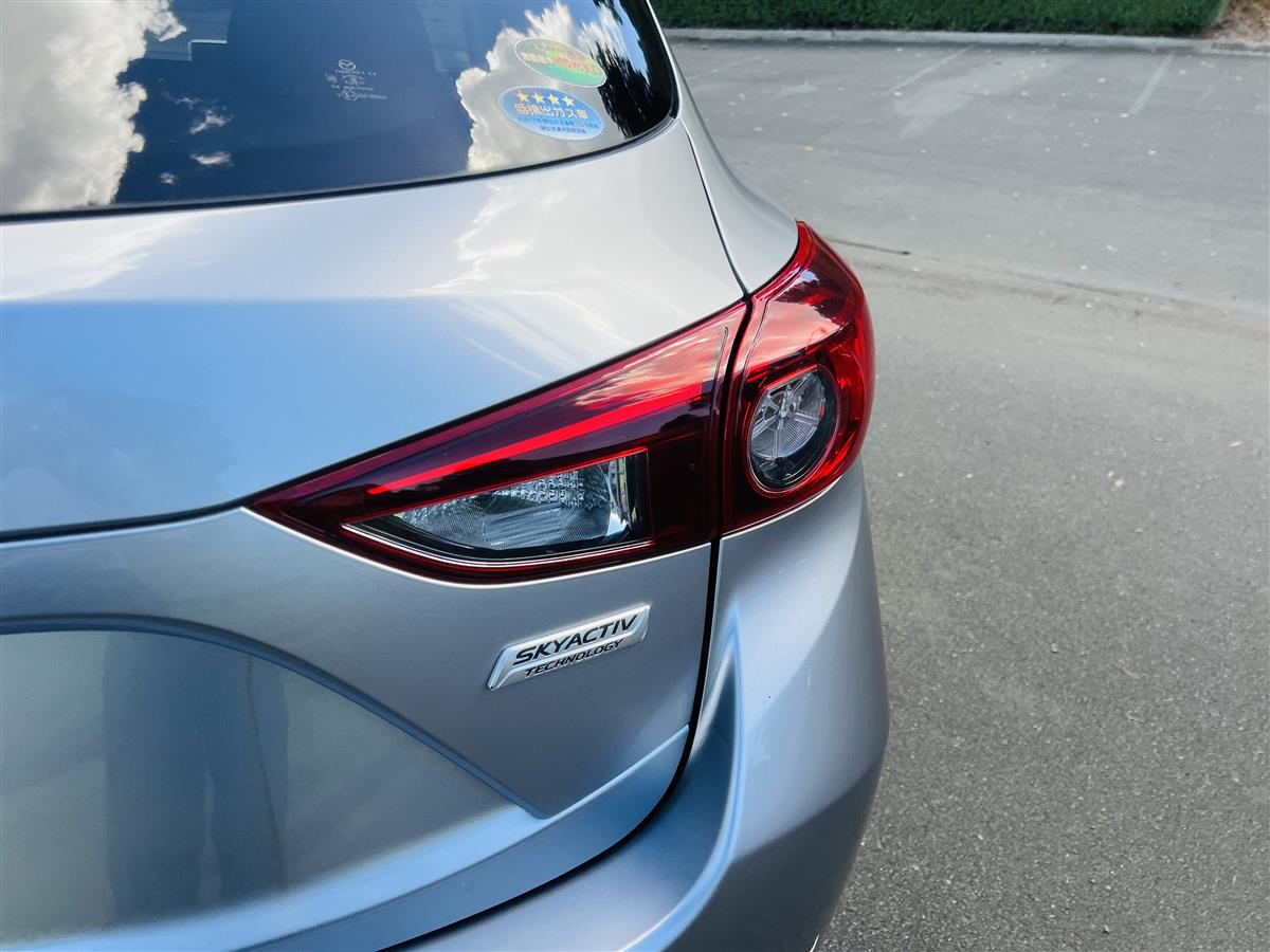 2015 Mazda Axela SKYACTIV Hatchback Automatic, Silver, 5 seats, Petrol, 1,500 cc, 30,063 km