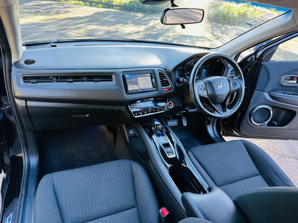 2015 Honda Vezel HYBRID !! HIGH SPEC !! RV/SUV Tiptronic, 5 seats, Black, New Import, Petrol, 1,500 cc, 29,142 km