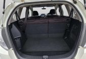 2012 Honda Fit HYBRID !! Top Spec !! heated seats !! Cruise control !! Reverse camera Hatchback Automatic, 5 seats, Hybrid, 1,339 cc, 154,359 km