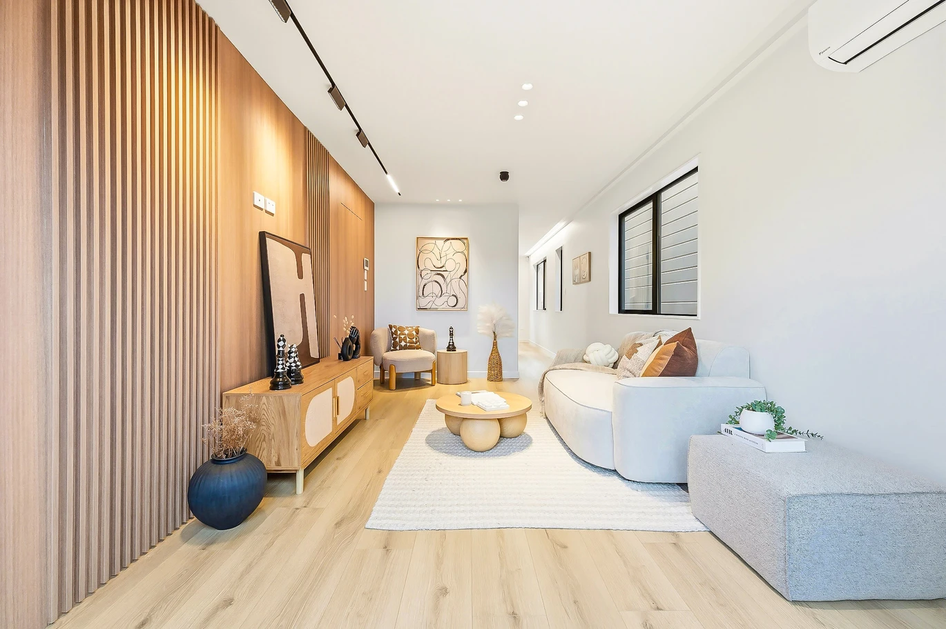 10-Year Stamford Building Warranty, Brandnew standalone 4 beds 2.5 baths home with garage + EV charging pre-wiring, Prime location near top schools, pristine beaches, and cafes, Motivated vendor, 14C Gerontius Glade Torbay, Auckland