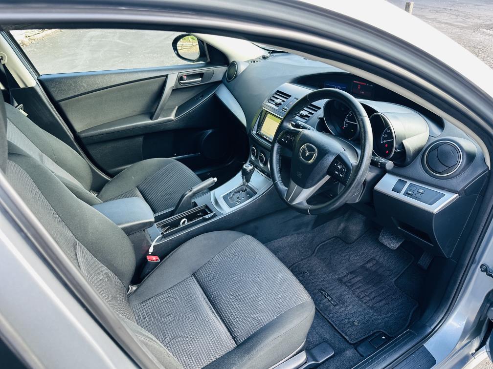 2012 Mazda Axela SPORTS !! STUNNING ALLOYS !! Hatchback Tiptronic, 5 seats, Silver, New Import, Petrol, 1,500 cc, 66,333 km