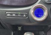 2012 Honda Fit HYBRID !! Top Spec !! heated seats !! Cruise control !! Reverse camera Hatchback Automatic, 5 seats, Hybrid, 1,339 cc, 154,359 km