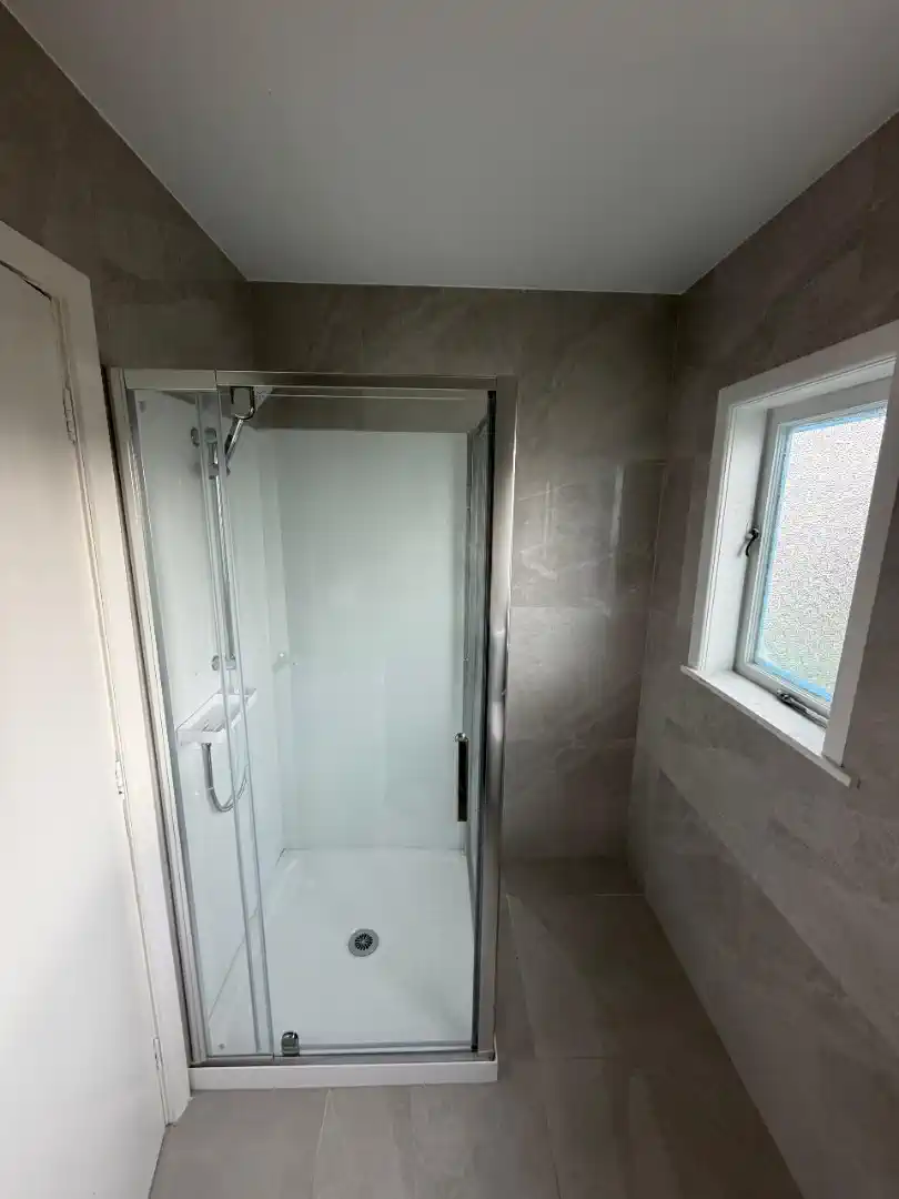 For rent, 2 beds 1 bath unit, Available from 27th June, Conveniently located behind the local shops on Main Road, 68 Main Road, Kumeu, Auckland