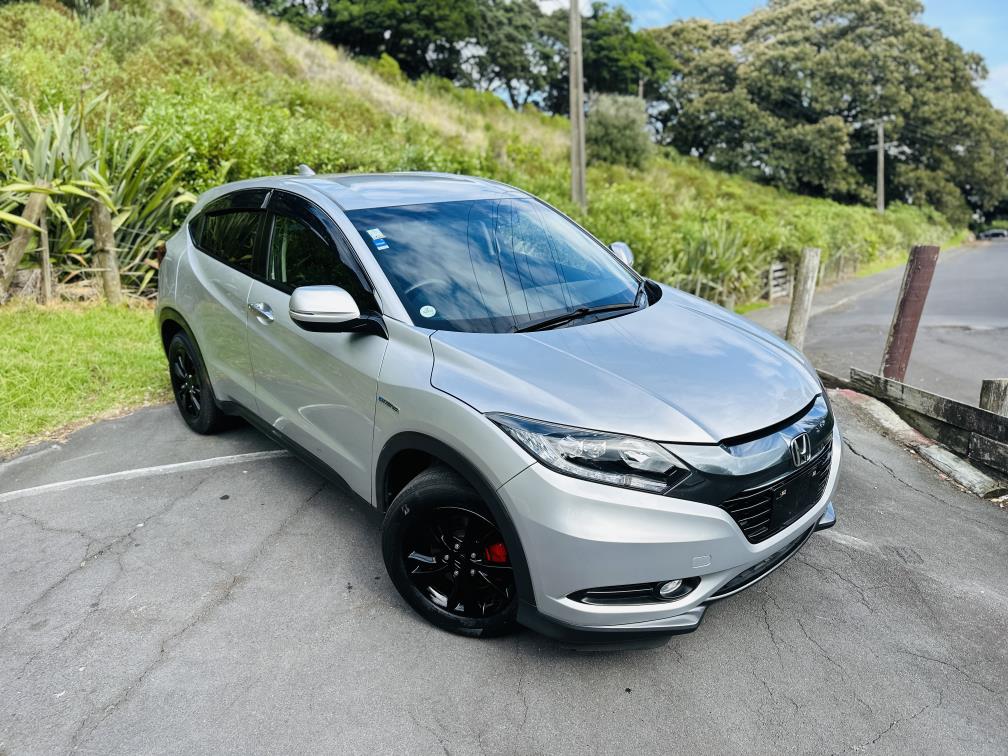 2015 Honda Vezel HYBRID !! HIGH SPEC !! RV/SUV Tiptronic, 5 seats, Silver,New Import, Hybrid, Petrol, 1,500 cc, 28,926 km