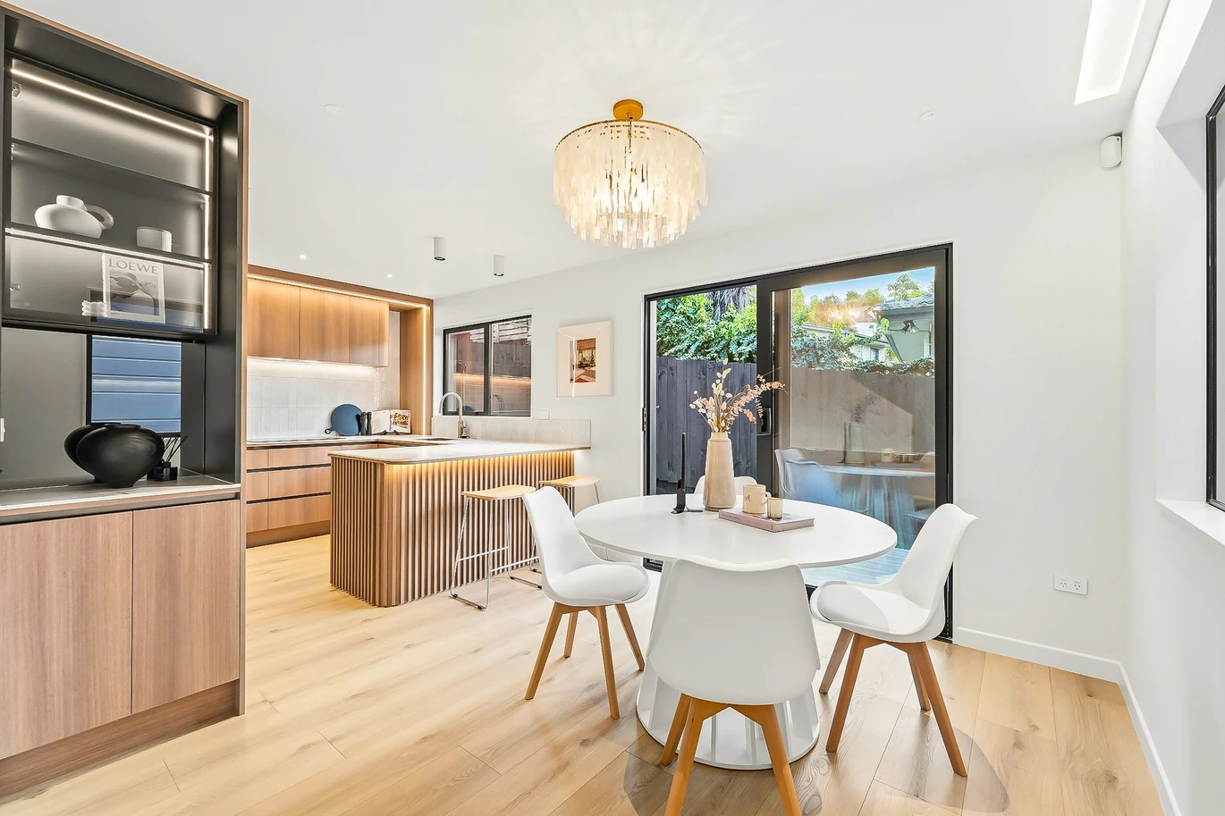 10-Year Stamford Building Warranty, Brandnew standalone 4 beds 2.5 baths home with garage + EV charging pre-wiring, Prime location near top schools, pristine beaches, and cafes, Motivated vendor, 14C Gerontius Glade Torbay, Auckland