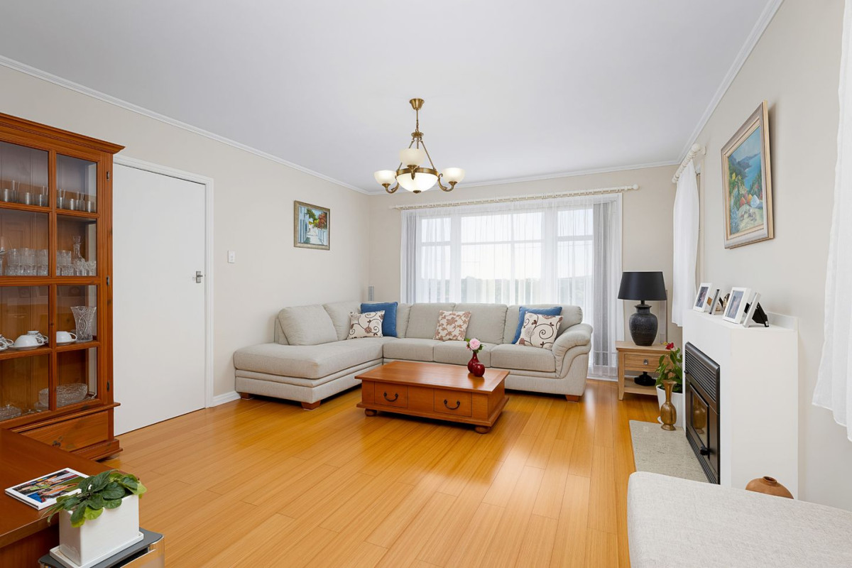 453m2 section, Selling After 27 Years To Downsize, 3 beds 2 baths house with 2 single garages, close to schools, shops, 10 Kelwyn Road, Kelston, Auckland