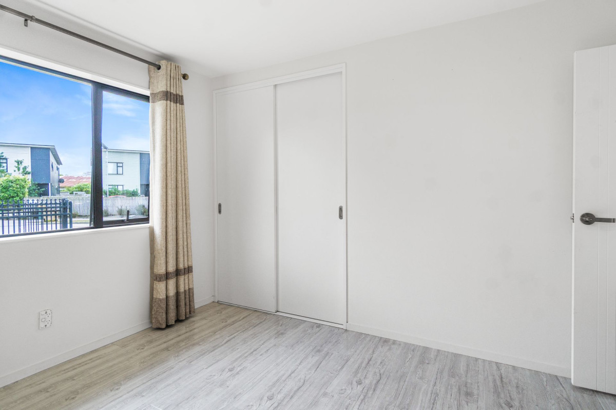 739m2 section, 166n2 Brick and tile 4 beds 2 baths house with carports, within walking distance to Peninsula Primary School and close to Kervil Park, playgrounds, local cafes, shops, 9 Gwendoline Avenue Te Atatu Peninsula, Auckland