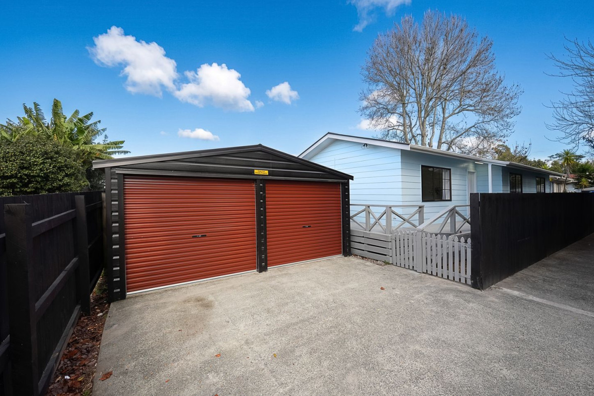 Once in 15 years, 484m2 section, Renovated 3 beds 1 bath house with double garage, easy access to local schools, shops, parks, 13 Hamblyn Place, Ranui, Auckland