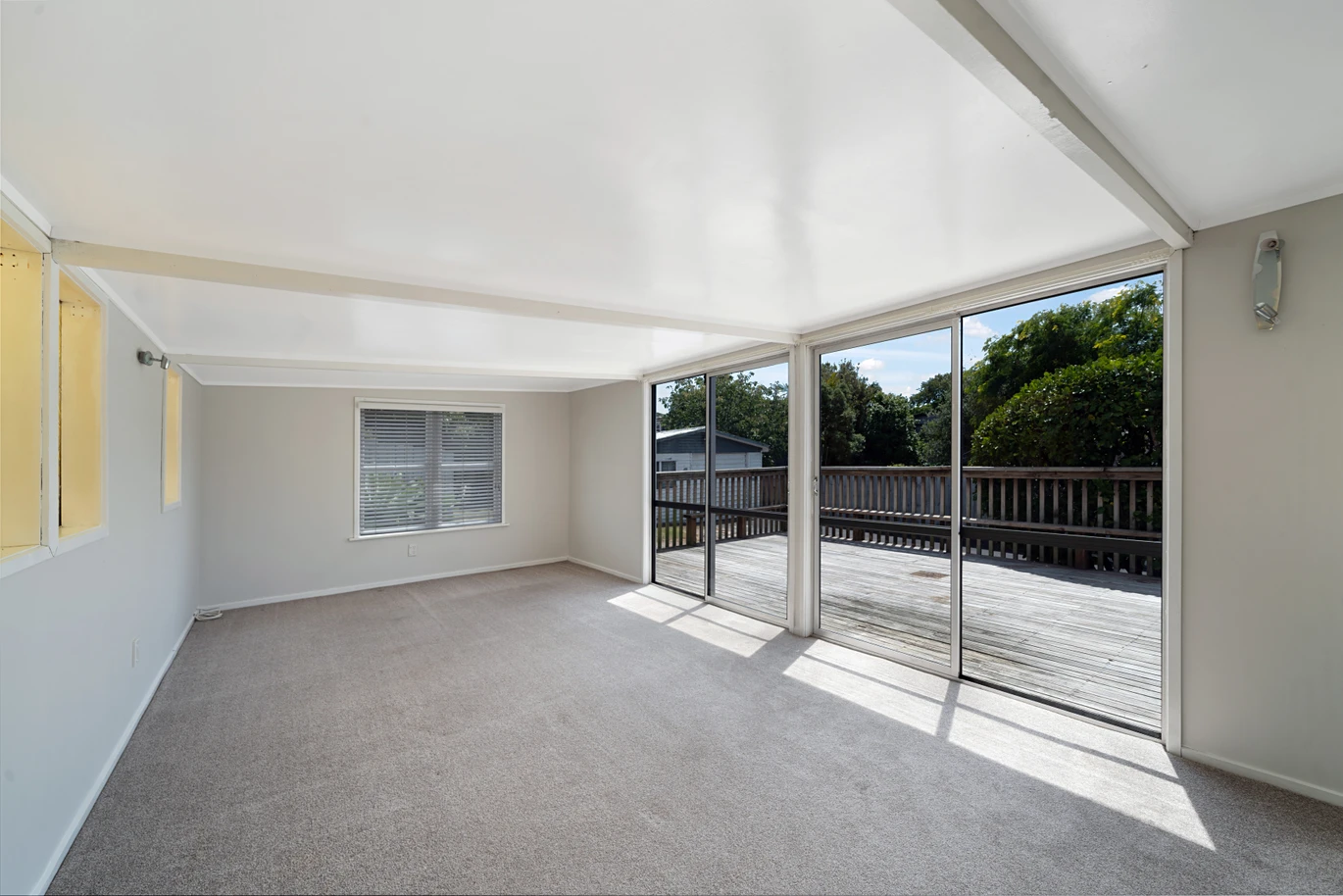 809m2 section, Must SELL ASAP, Due to mounting financial pressures, Forget the CV and ignore past prices, 4 beds 1.5 baths house wit garage, In zone for Freyberg Community School, Rangeview Intermediate, and Rutherford College. 16 Coniston Avenue Te Atatu South, Auckland