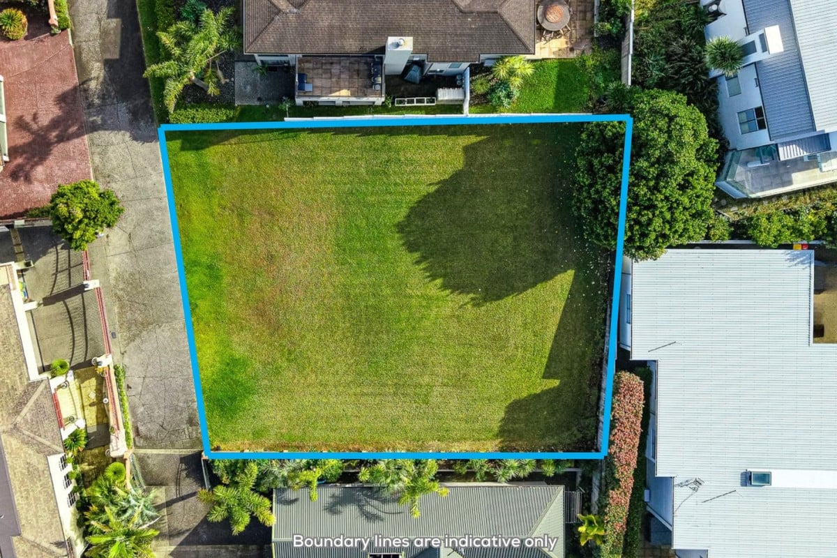 673m2 section, Close to schools, shopping, parks, marinas, easy motorway access, 37 Reflection Drive, West Harbour, Auckland