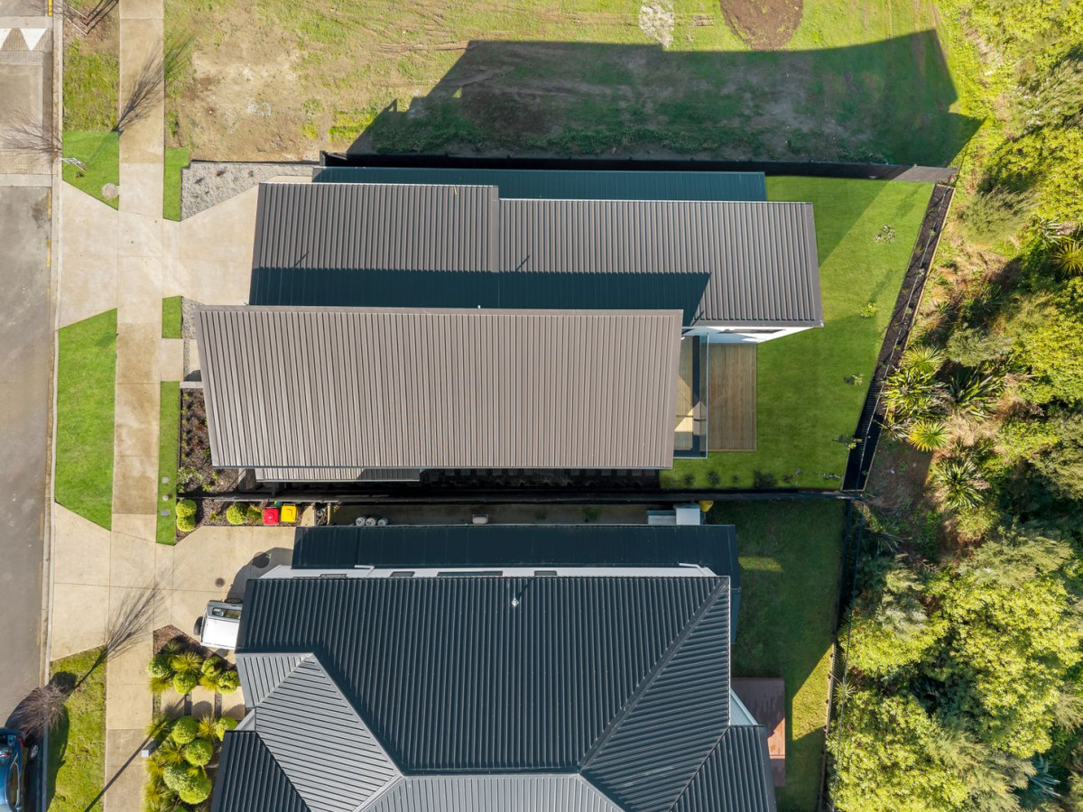 411m2 section backing onto reserve, 2 kitchens, 320m2 Brandnew 6 beds (4 ensuites) + study 5.5 baths house, double garage, 2 beds granny, 15 Seagreen Avenue, Karaka, Auckland