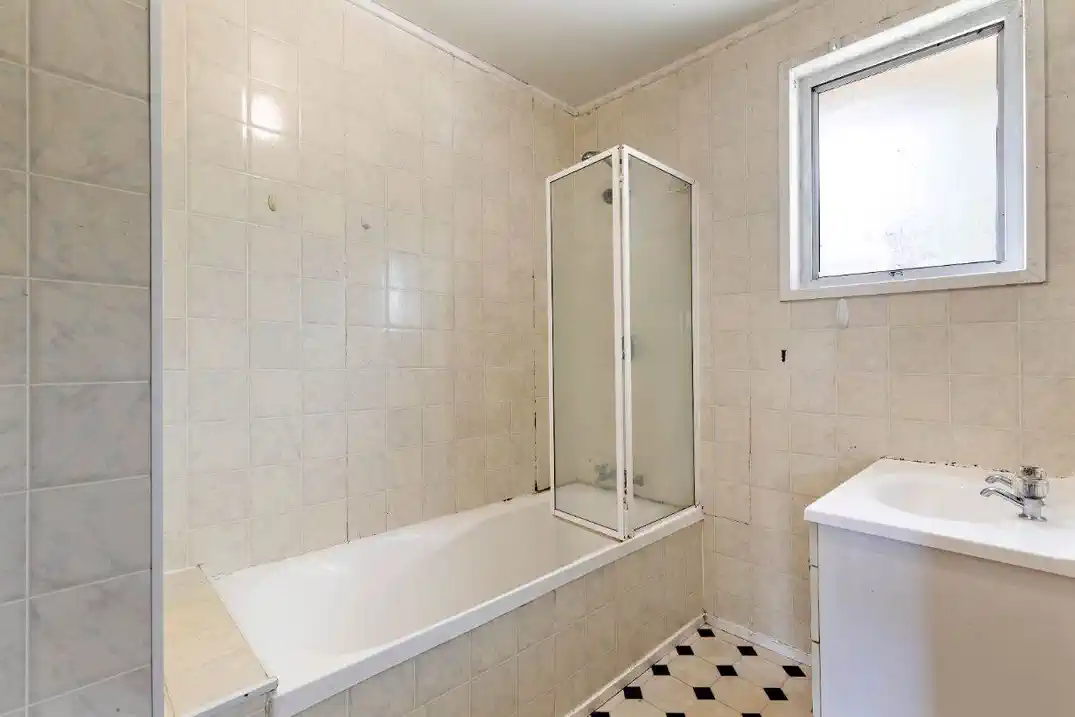 1148m2 section with RC approved for 2 lots, Lot 1, an existing 4 beds 2 baths house on 548m2 section, Lot 2, 600m2 section, Close to schools, parks, shops, 0.9 km to Windy Ridge School, 1.7 km to Glenfield Intermediate School, 35 Domain Road, Glenfield, Auckland
