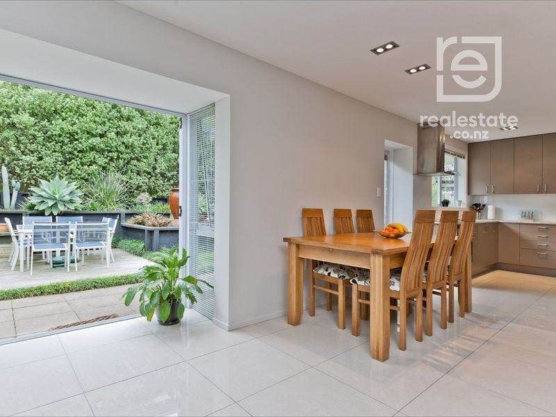 For rent, Macleans College zone, No smoking allowed, Pets considered on request, 2 beds + Flexi room 1 bath home with garage, available 26th June, 2/68 Hattaway Avenue, Bucklands Beach, Auckland