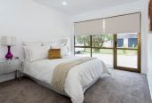 For rent, Macleans College zone, No smoking, 3 beds 1 bath home, available now, 44A Vivian Wilson Drive, Eastern Beach, Auckland