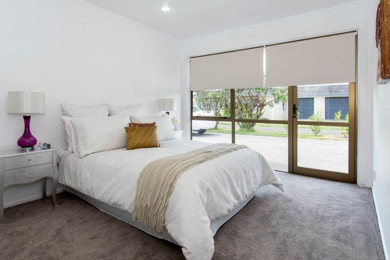 For rent, Macleans College zone, No smoking, 3 beds 1 bath home, available now, 44A Vivian Wilson Drive, Eastern Beach, Auckland