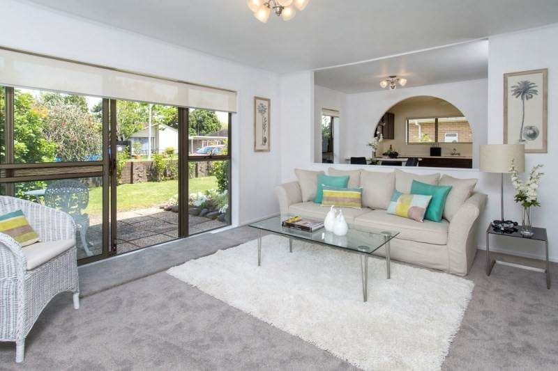 For rent, Macleans College zone, No smoking, 3 beds 1 bath home, available now, 44A Vivian Wilson Drive, Eastern Beach, Auckland