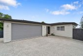 Mt Albert Grammar School zone, Standalone 5 beds + office 4 baths house with double garage, with easy access to public transport and within walking distance to Sandringham local cafés, shops, and amenities. 298B Mount Albert Road, Sandringham, Auckland