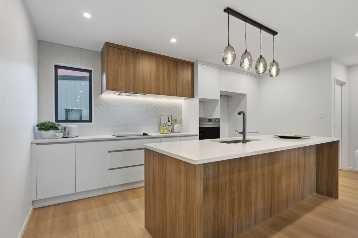 172m2 Brandnew 4 beds 3.5 baths home with garage, a fully self-contained ground-floor bedroom with private ensuite,, close to schools, local shops, parks, Lot 2/8 Epping Street, Glen Innes, Auckland
