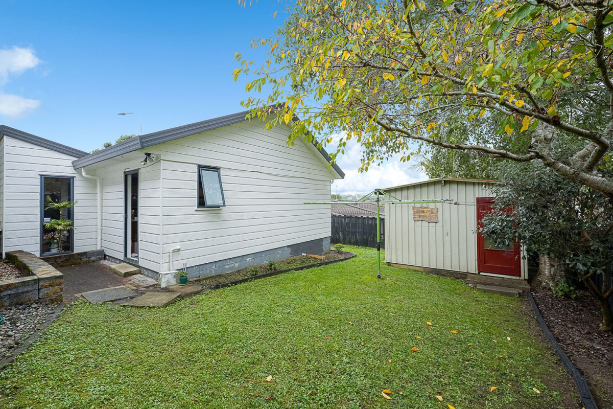 Owners relocating, 1688m2 section, 66m2 3 beds 2 baths house with double garage, located within walking distance to the Palomino shops, Western Heights School, 43 Palomino Drive, Henderson, Auckland
