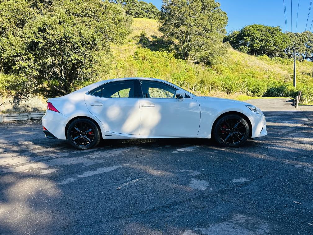 2013 Lexus IS 300h HYBRID !! L SPORT PACKAGE !! TOP SPEC !! Sedan Automatic, 5 seats, Hybrid, New Import, 2,500 cc, 85,600 km