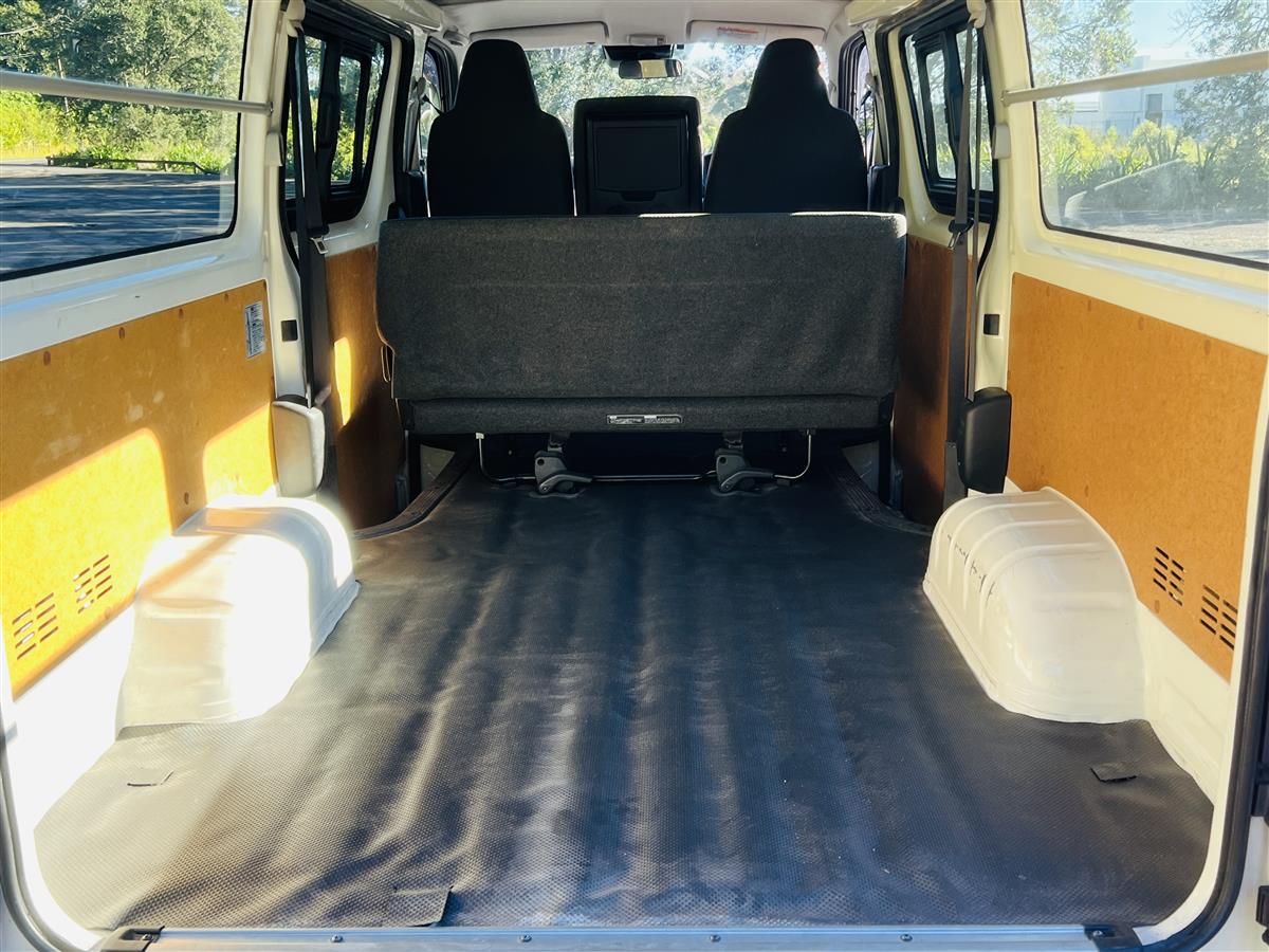 2020 Toyota Hiace APPLE CAR PLAY NEW STEREO Van Automatic, 6 seats, Petrol, 2,000 cc, 108,025 km