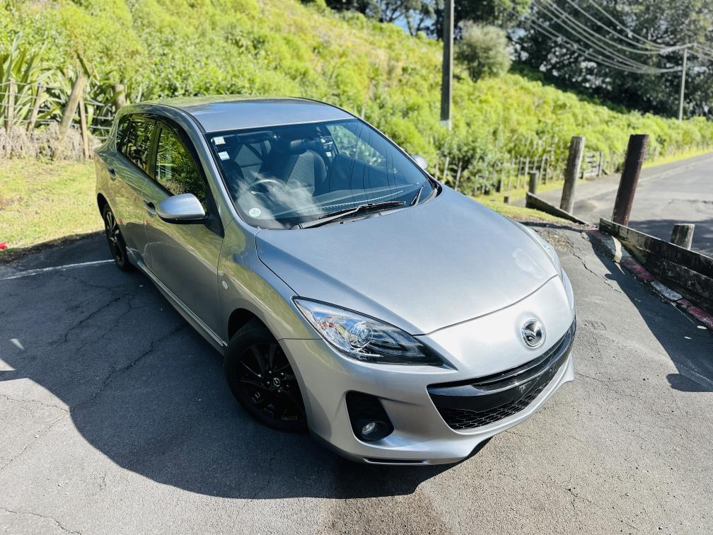 2012 Mazda Axela SPORTS !! STUNNING ALLOYS !! Hatchback Tiptronic, 5 seats, Silver, New Import, Petrol, 1,500 cc, 66,333 km