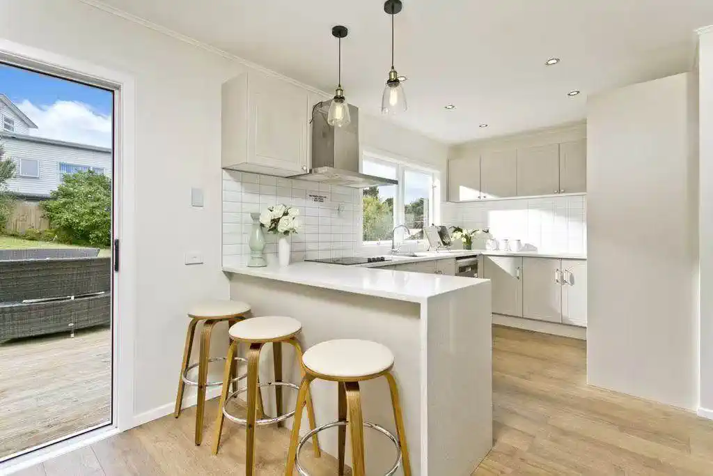 Double Westlake school zone, 675m2 section with RC & EPA APPROVED | BC SUBMITTED, 4 beds 2 baths house with garage, Upstairs: 3 generous bedrooms + 1 bathroom, Ground floor: 1 large bedroom + 1 bathroom, currently rented for $900/week, 0.2 km to Forrest Hill School, 0.5 km to Westlake Boys’ High School, 1.1 km to Westlake Girls’ High School, 24 Arrow Road, Forrest Hill,Auckland