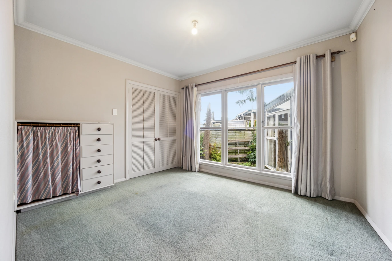 First time on the market, 825m2 section, 167m2 4 beds 1 bath house with carport and a large storage shed positioned at the rear of the section, close to motorway access, supermarket, shops, 67 Maioro Street New Windsor, Auckland