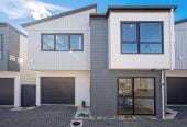 Brandnew standalone 4 beds 2.5 baths home with garage, move-in ready, Just a short drive to Lincoln Road amenities, supermarkets, schools, multiple dining options, and motorway access, 334B Swanson Road, Ranui, Auckland