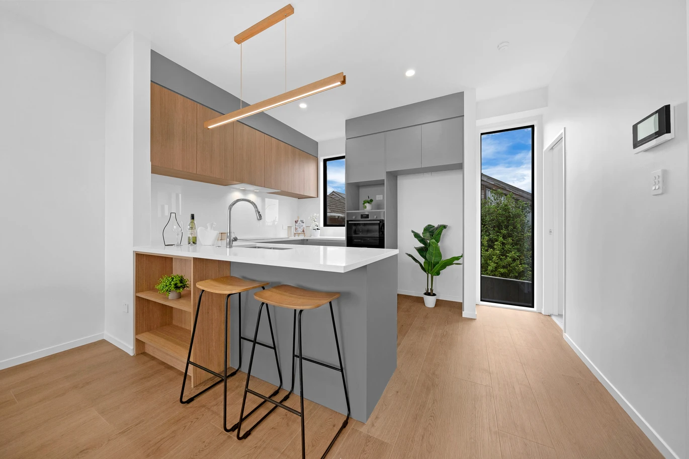 Brandnew 3 beds 3.5 baths home with garage, a ground floor spacious rumpus with bathroom, ready to serve as a fourth bedroom, minutes from Pakuranga Plaza, cafes, and restaurants, 3/20 Ayr Road Pakuranga, Auckland
