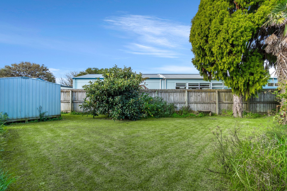 739m2 section, 166n2 Brick and tile 4 beds 2 baths house with carports, within walking distance to Peninsula Primary School and close to Kervil Park, playgrounds, local cafes, shops, 9 Gwendoline Avenue Te Atatu Peninsula, Auckland