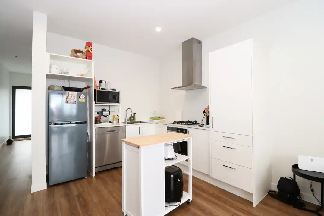 For rent, No smoking, Small pets allowed, 3 beds 2 baths townhouse with car park, We welcome new immigrants and families on WINZ benefits!! Available from 9th July, 20 Salvia Lane, Totara Park, Auckland