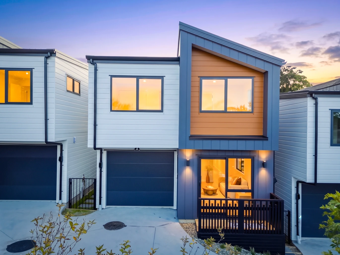 10-Year Stamford Building Warranty, Brandnew standalone 4 beds 2.5 baths home with garage + EV charging pre-wiring, Prime location near top schools, pristine beaches, and cafes, Motivated vendor, 14C Gerontius Glade Torbay, Auckland