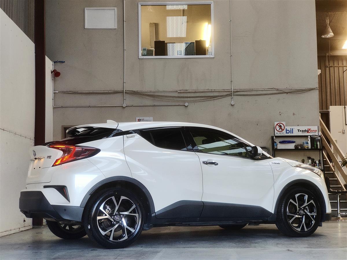 2018 Toyota C-HR G LED EDITION/GRADE 4.5/ RV/SUV Automatic, 5 seats, Perl, New Import, Hybrid, 1,800 cc, 64,333 km