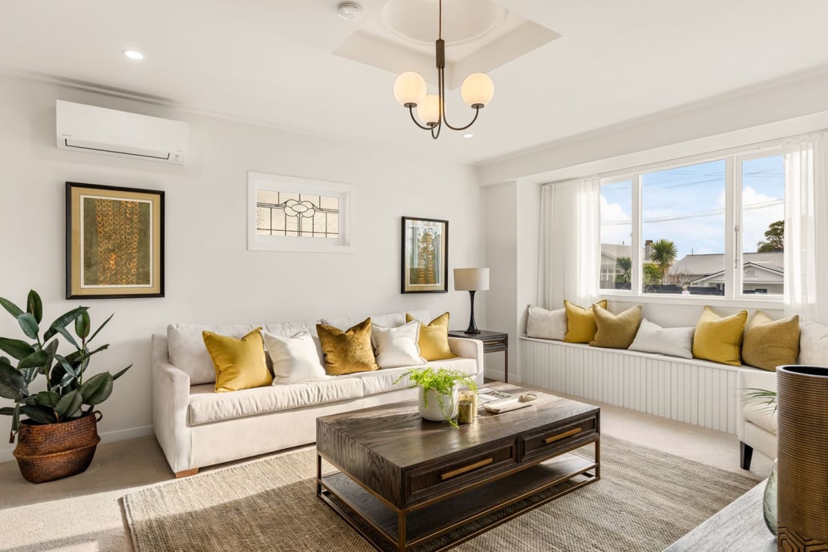 152m2 Renovated 3 beds 2 baths house with double carport, heritage charm with modern ease – a residence designed for those who appreciate authenticity, quality, and a lifestyle to match. 94 West End Road, Westmere, Auckland