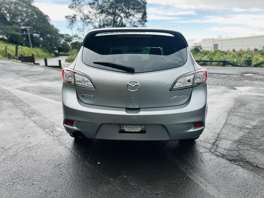 2013 Mazda Axela SPORTS !! STUNNING ALLOYS !! Hatchback Tiptronic, 5 seats, Silver, New Import, Petrol, 1,500 cc, 54,885 km