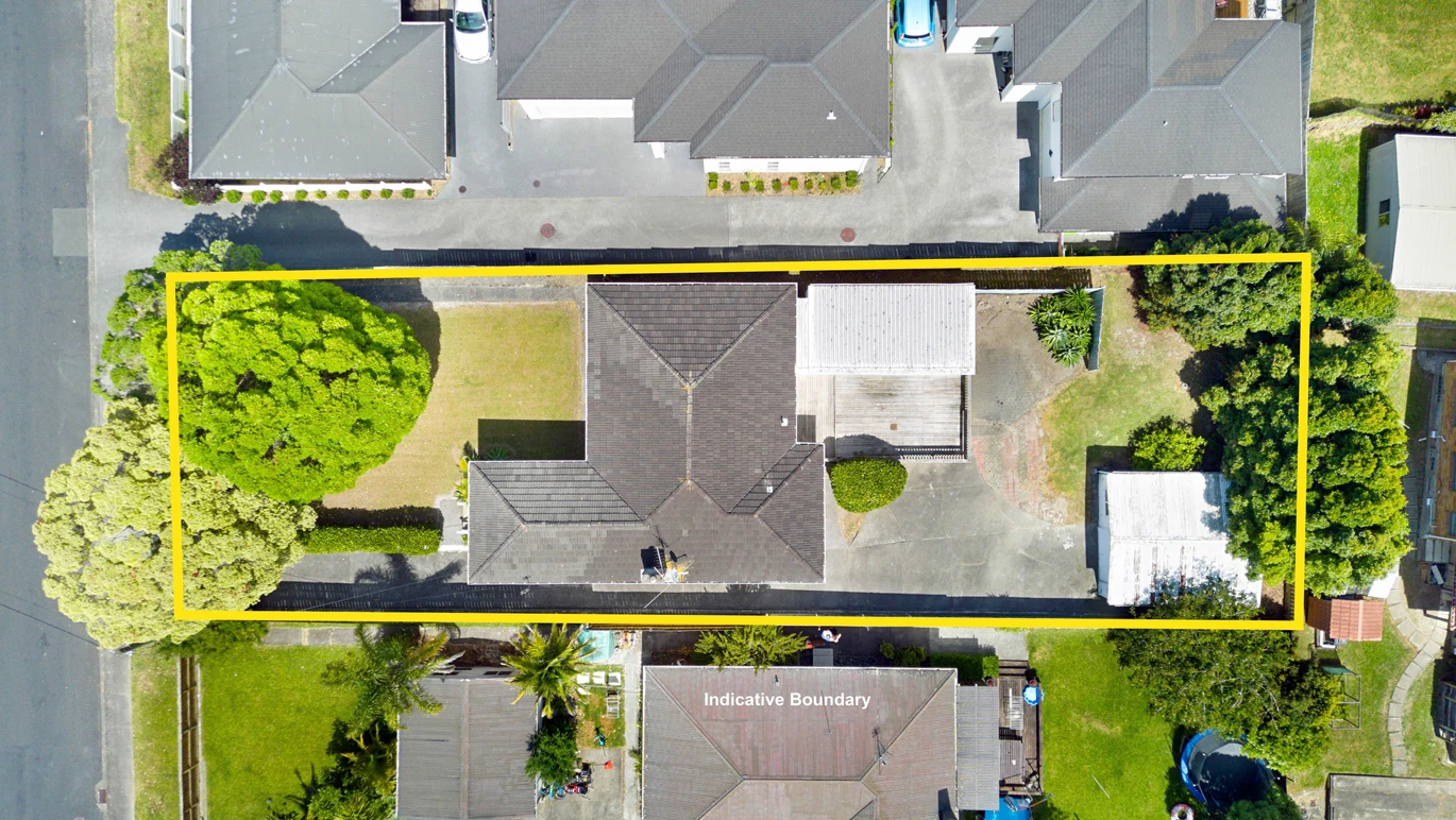 809m2 section, Must SELL ASAP, Due to mounting financial pressures, Forget the CV and ignore past prices, 4 beds 1.5 baths house wit garage, In zone for Freyberg Community School, Rangeview Intermediate, and Rutherford College. 16 Coniston Avenue Te Atatu South, Auckland
