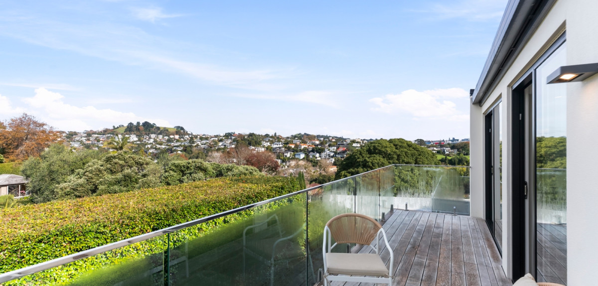 Double Grammar schools zone, 226m2 Standalone 4 beds (3 ensuites) 4 baths home with garage, zoned for Auckland Grammar and Epsom Girls Grammar, within walking distance to Baradene College and St Kentigern Schools, 244C Victoria Avenue Remuera, Auckland