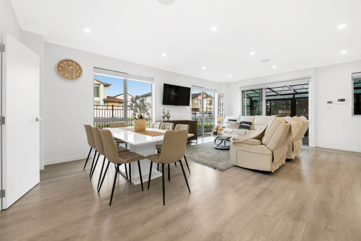456m2 section, 2 Kitchens, 364m2 8 beds (4 ensuites) 6.5 baths house with double garage and 2 beds granny, close to reserve, schools, Ormiston town centre, 40 Rashni Road, Flat Bush, Auckland